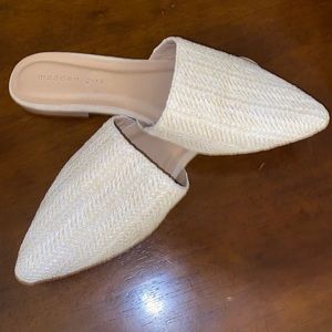 Madden girl woven slides